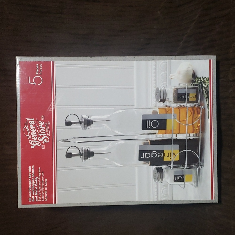 Oil, vinegar, salt, and pepper set